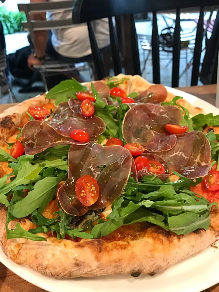 Pizza de Bresaola y Arúgula #pizza #pizzanapoletana|Eduardo Mestre Sさん