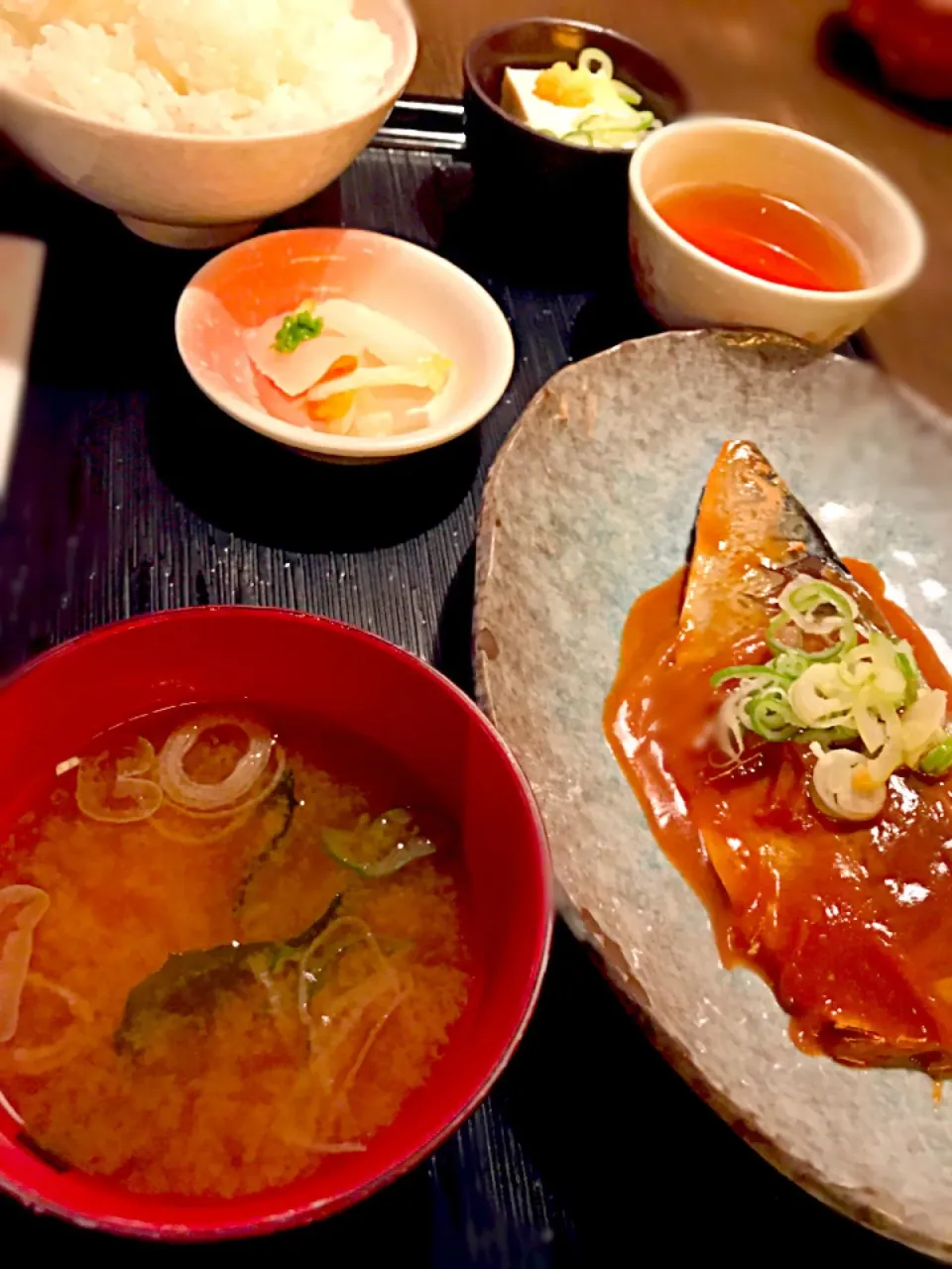 鯖の味噌煮  冷奴  ワカメと葱のお味噌汁白菜人参大根の漬物|ch＊K*∀o(^^*)♪さん