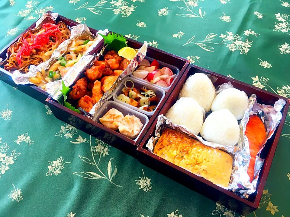 唐揚げ だし巻き卵 銀鮭弁当|Emi Mikadoさん