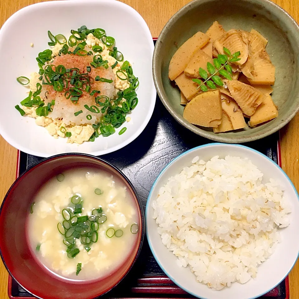 筍の土佐煮
かみなり豆腐
かみなり汁
麦ごはん|yumyum😋さん