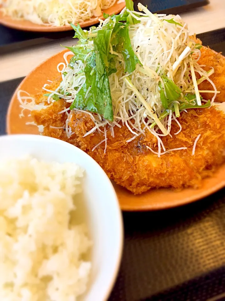 ガツ盛り野菜のチキンカツ定食|Nahuro Kumagaiさん