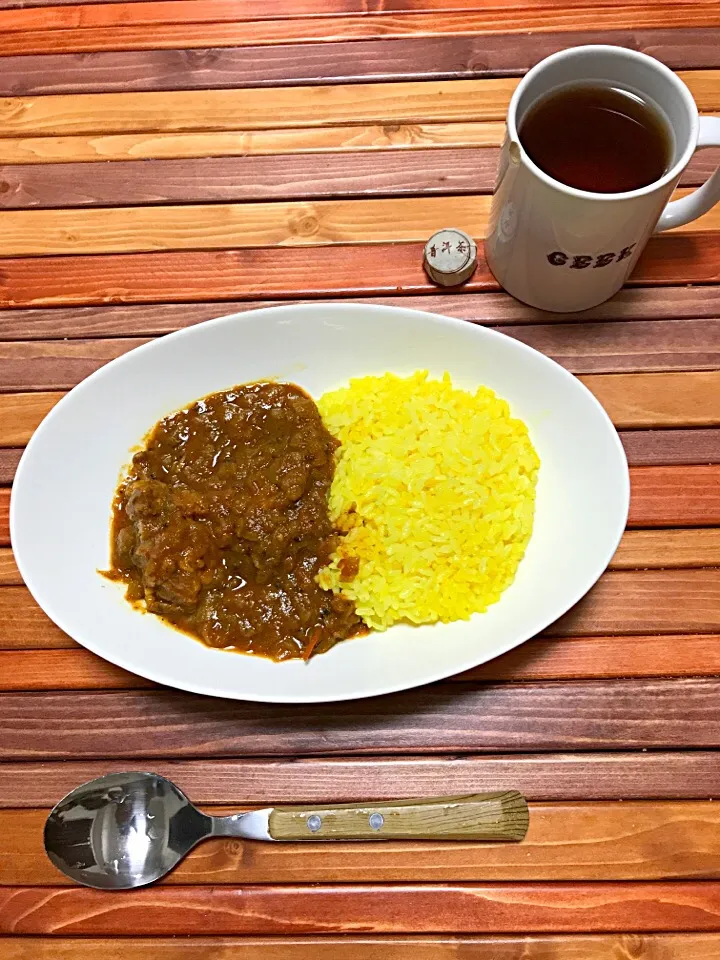 チキンカレーとプーアル茶|しーちゃんさん