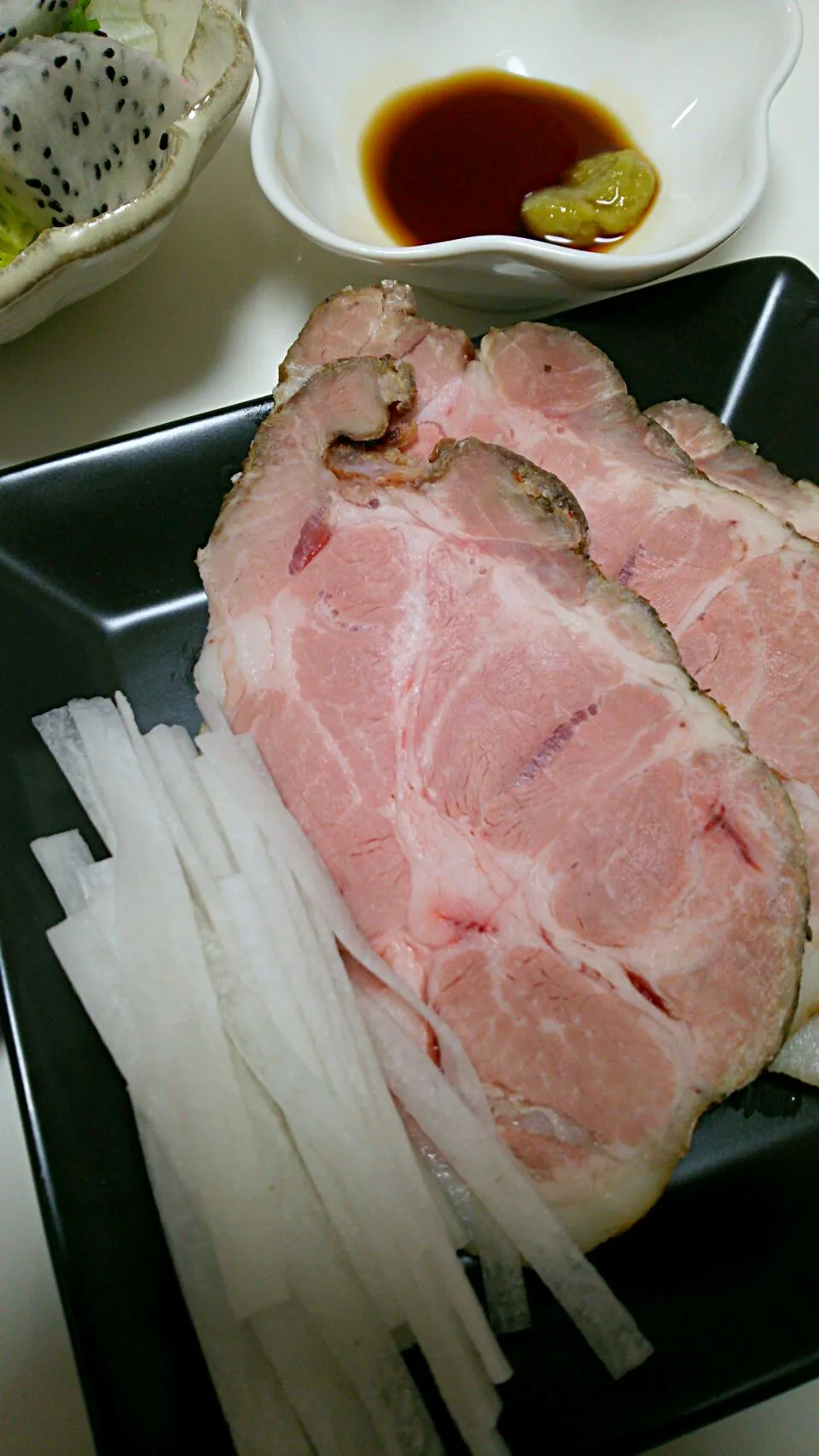 Snapdishの料理写真:Roast pork with daikon radish (Dip ponzu sauce) ヨッチャンさんに教えて貰ったローストポークの山葵ポン酢大根巻き巻き|まめさん