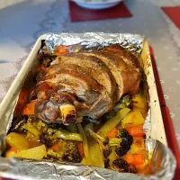 Roast lamb shoulder with potatoes carrots rosemary garlic onions. Olive oil, brocolli|Wing Yung Chanさん