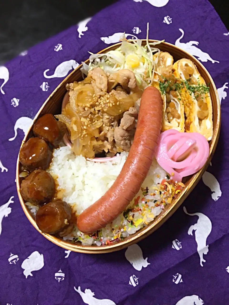 連休前のお弁当

買い物に行かず なんとか頑張ってる。
冷蔵庫から色々ガサゴソしたよ

しょうが焼き
納豆玉子焼き
高級ウィンナー
ミートボール
お花蒲鉾
お豆腐とワカメの味噌汁











立川|にゃおさん