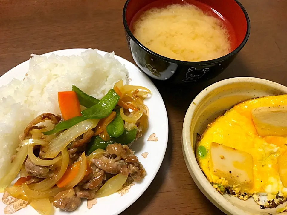 野菜炒め
高野豆腐の卵とじ
じゃがいもと玉ねぎの味噌汁|あーりんさん