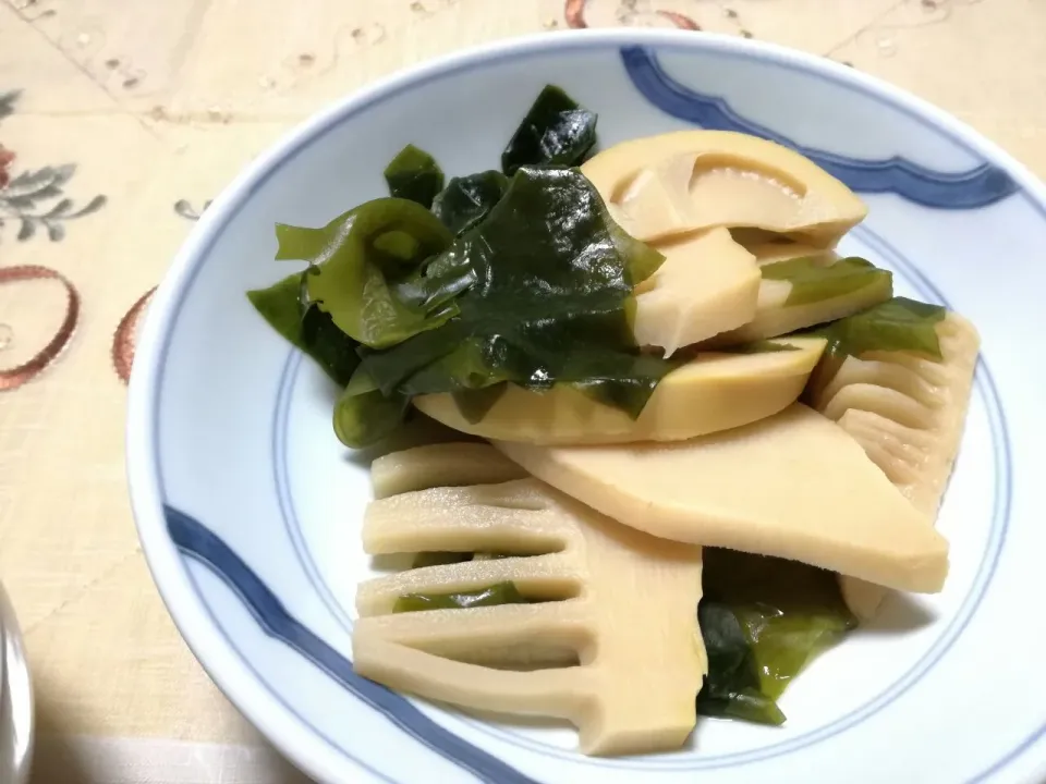 Snapdishの料理写真:タケノコ頂きました♪
ワカメとタケノコ煮物|korinoさん