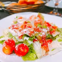 Snapdishの料理写真:Salads with Italian red house dressing|Saori Starkさん