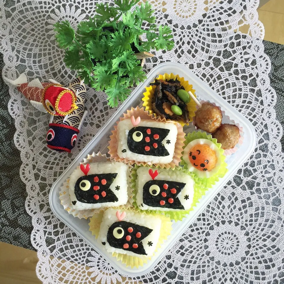 5/3❤︎旦那さんこいのぼりおにぎり弁当❤︎
今日は娘と私が外出するため旦那さんにはお弁当を作りました✨|Makinsさん