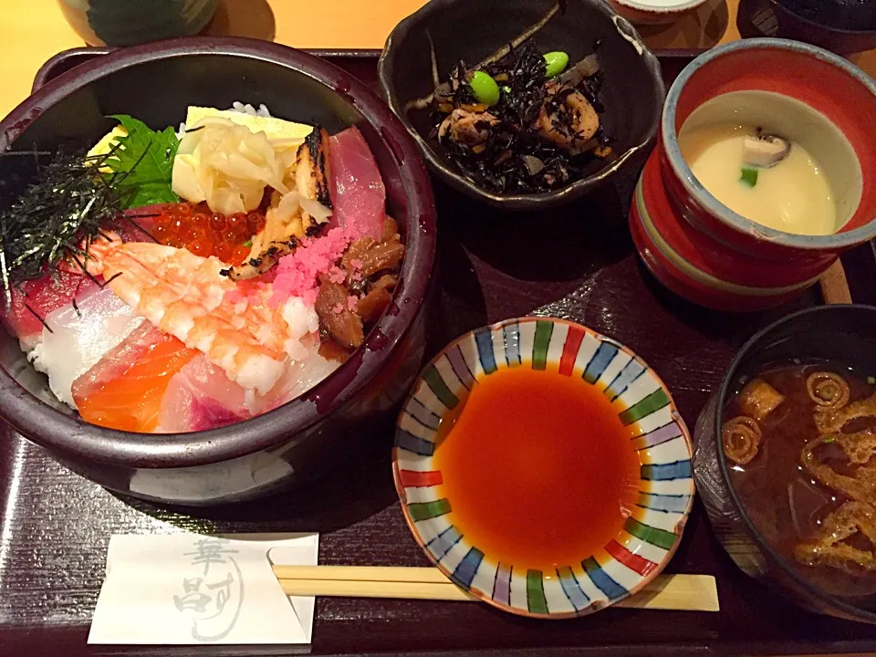 ちらし寿司
お味噌汁
茶碗蒸し
ひじきの煮物|himeさん