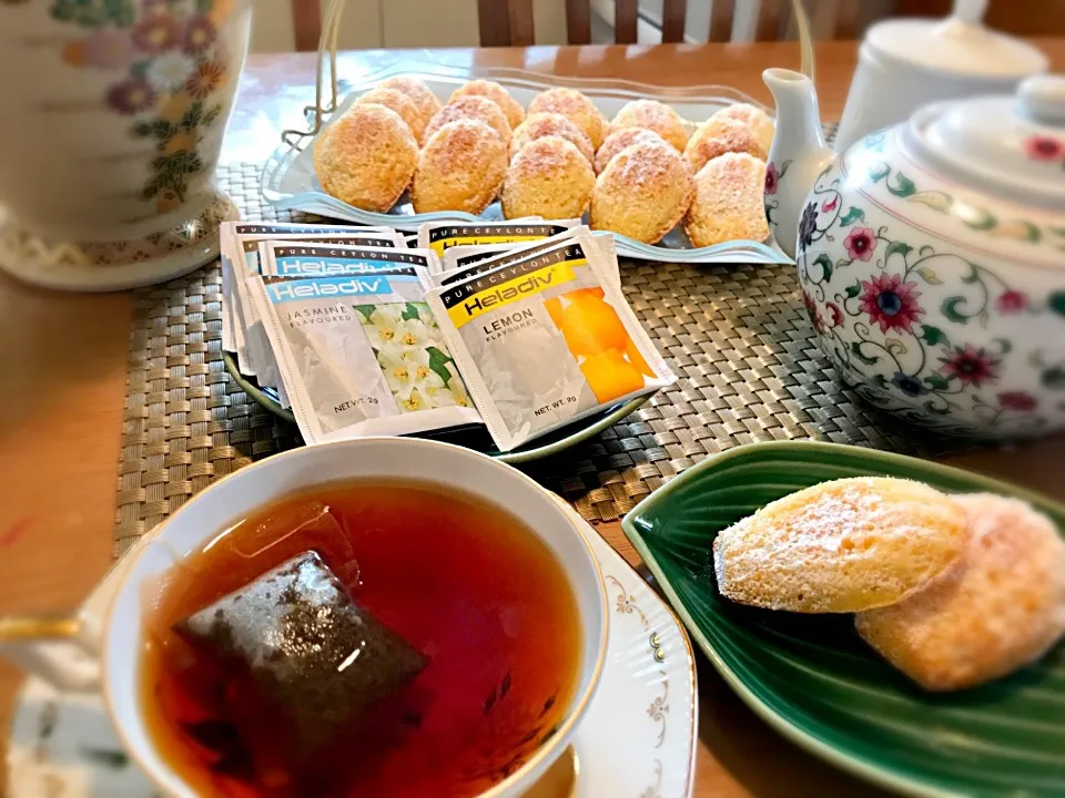 Afternoon tea with homemade madeleines happy golden week Japan 🎌|Babyluv Cabrera Ocampoさん