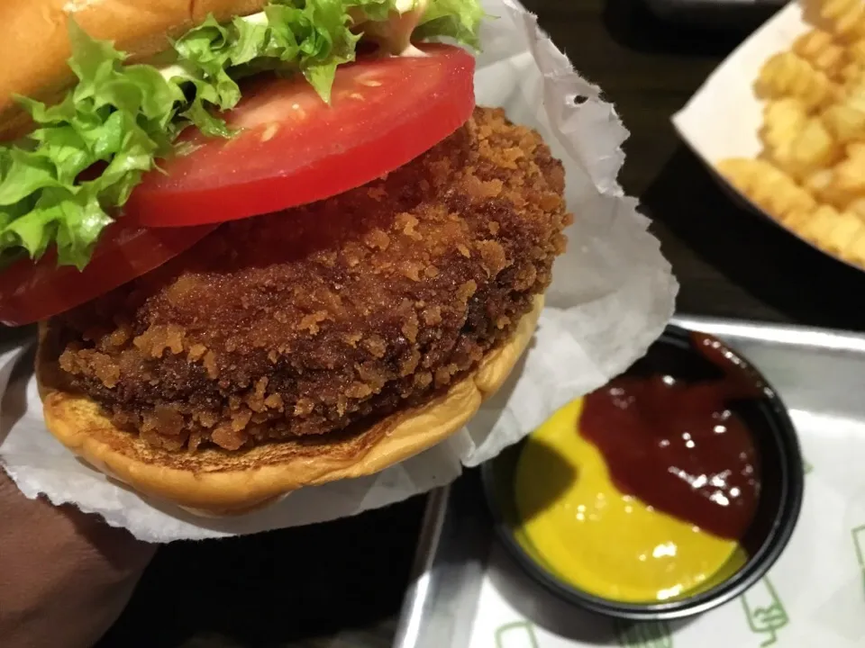 Mushroom burger from Shake Shack|Tony Stewartさん