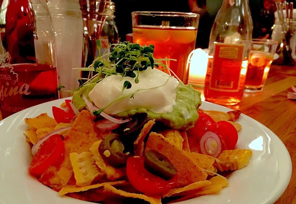 Nachos w/guacamole and salsa!💃🏿|Tony Stewartさん