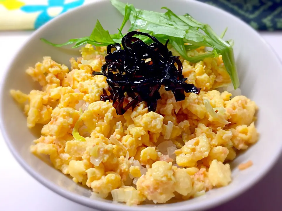 鮭、卵、ネギ、マヨ、昆布でミニ丼❗️
(^^)|Yukihiko Ishidaさん