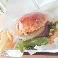 Snapdishの料理写真:淡路玉ねぎバーガー|さやかさん