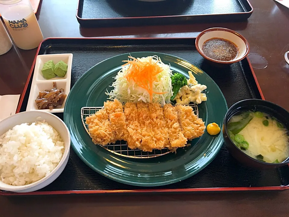 神話豚のロースかつ定食|Etsuko  Takakiさん