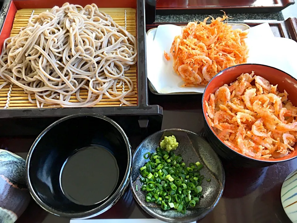 桜えびかき揚げせいろに揚げ桜えび小丼🦐|ゆうじ.さん