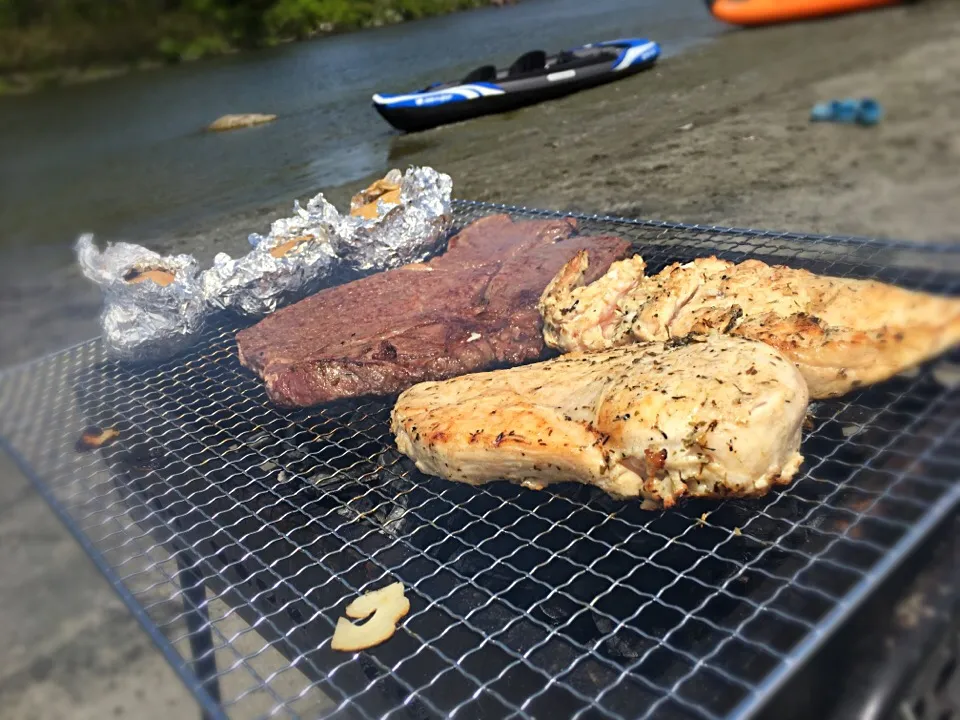 Snapdishの料理写真:BBQ ハーブチキン ビーフランプステーキ メイクイーン|mikaさん