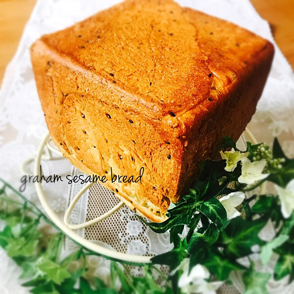 全粒粉入り黒ごま食パン🍞|みーちゃん(*´∀`)♪さん