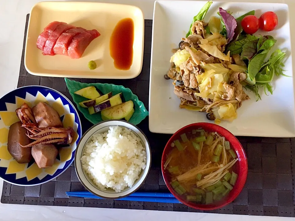 Snapdishの料理写真:朝ごはん❇︎マグロと水茄子は頂き物で( ´ ▽ ` )|teruさん