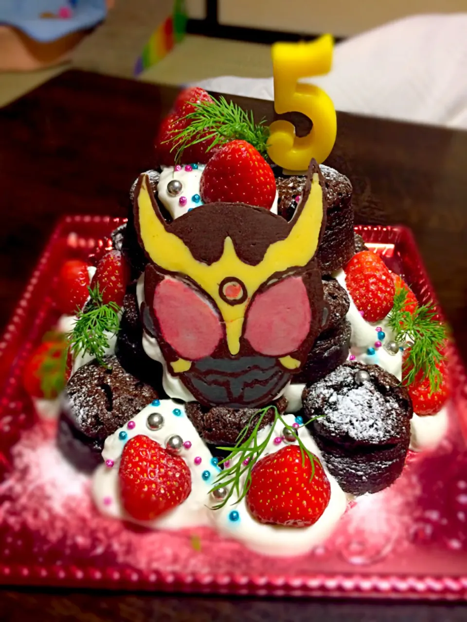 Snapdishの料理写真:息子5歳🌟バースデーケーキ🎂初めてのチョコアート‼︎仮面ライダークウガ✨|Shiro¨̮⑅さん