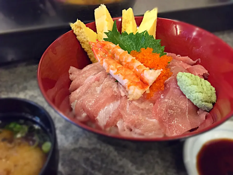 海鮮丼（とろ鉄火丼)|古山さん