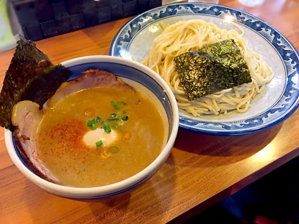 Snapdishの料理写真:五反田、浜屋さんの特製つけ麺|くぅ♪さん