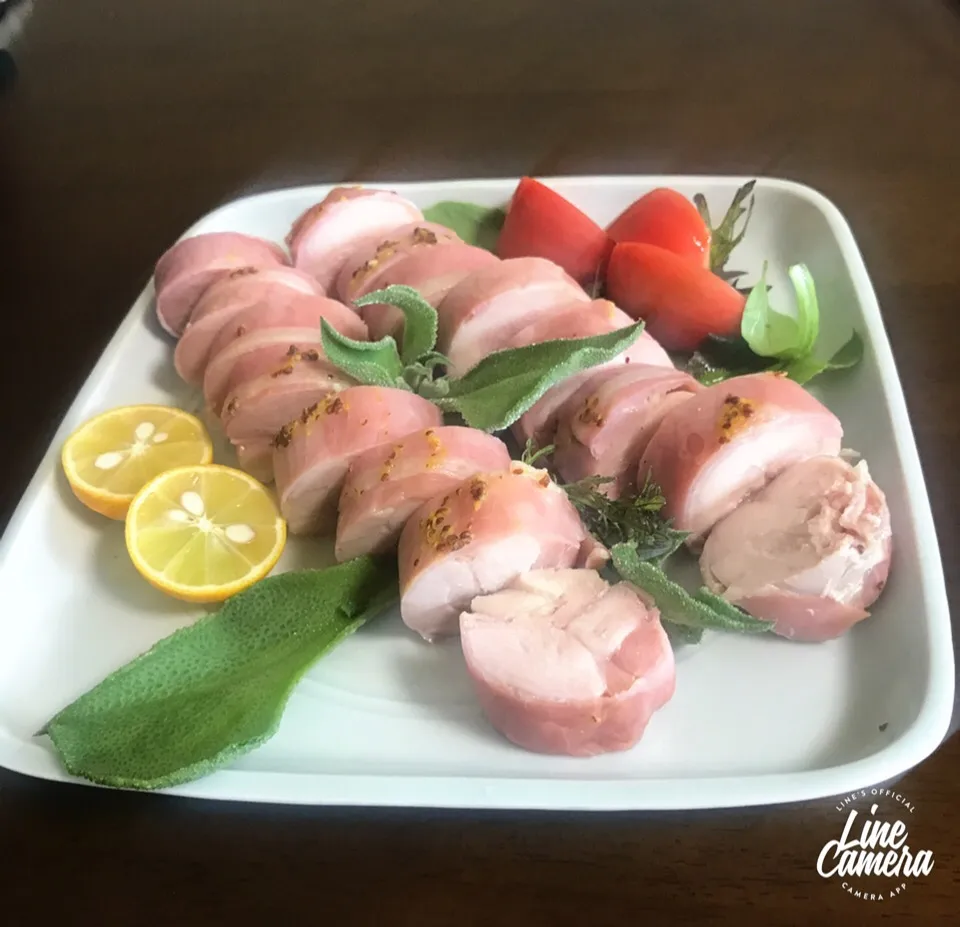 簡単に作れるのにご馳走風❣️
生ハム巻きチキンのマスタード焼き | Happy Recipe（ヤマサ醤油のレシピサイト）|とんちんさん