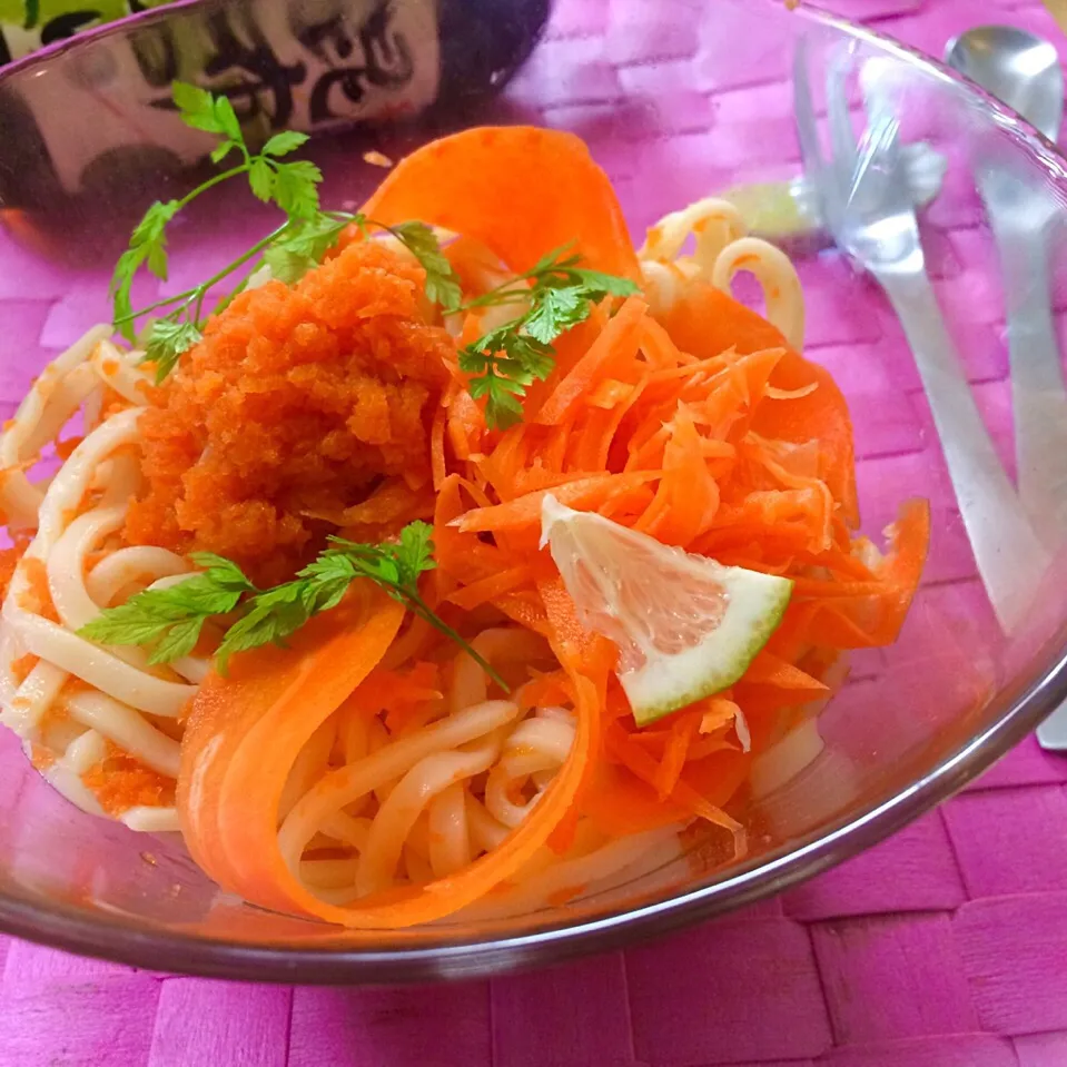 Snapdishの料理写真:人参こぶおろしとキャロットラペの冷たい麺🍃／Chilled Pasta with Carrot Salad🌿|angiee♡さん