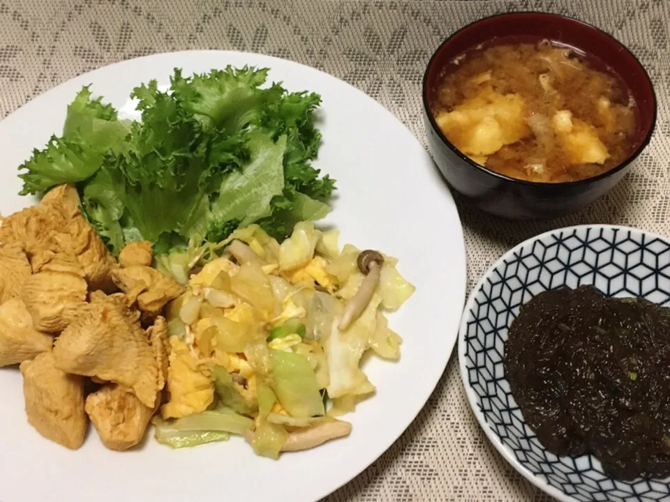 タンドリーチキンと炒め物・お味噌汁・みそもずくドレッシング|美也子さん