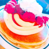 Strawberry and Cream Pancakes|Saori Starkさん