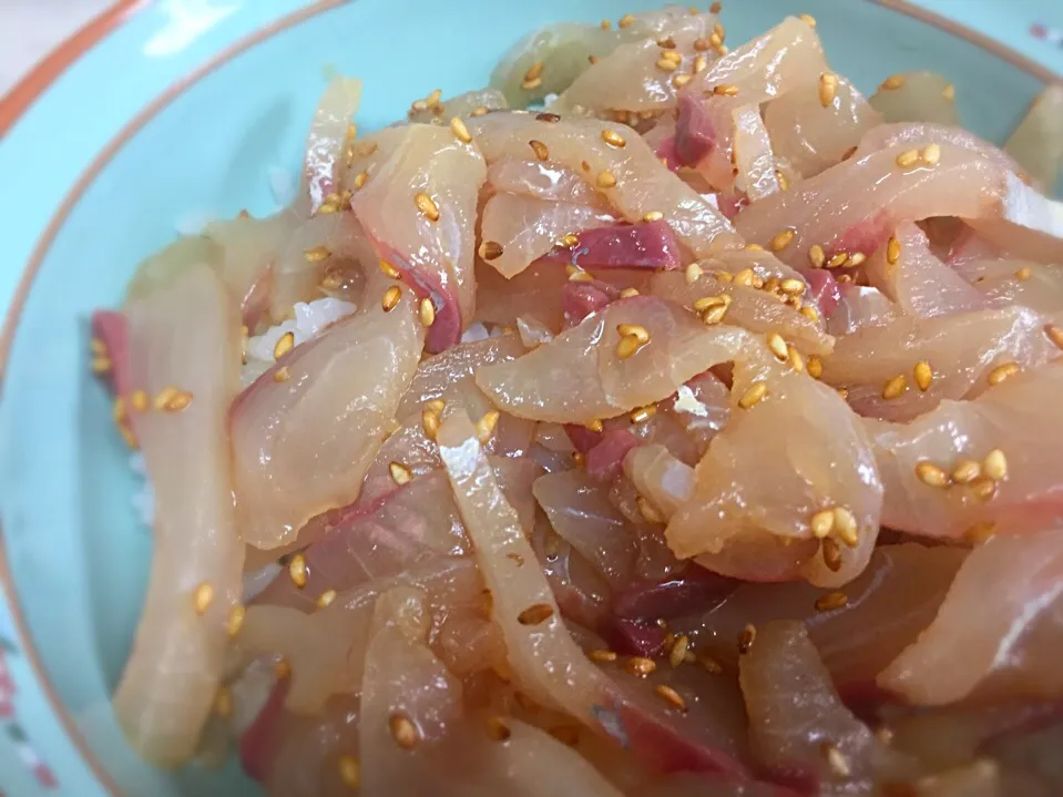 Snapdishの料理写真:ヒラマサの海鮮丼🐟|buhizouさん