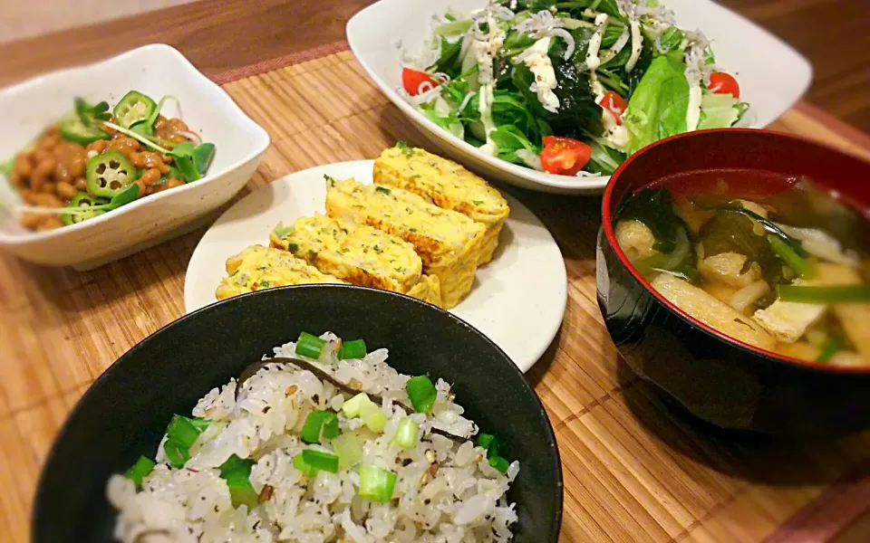 しらす&ｷｭｳﾘ&塩昆布の混ぜご飯～
その他、の晩ごはん✨|kaz(*･ω･)さん