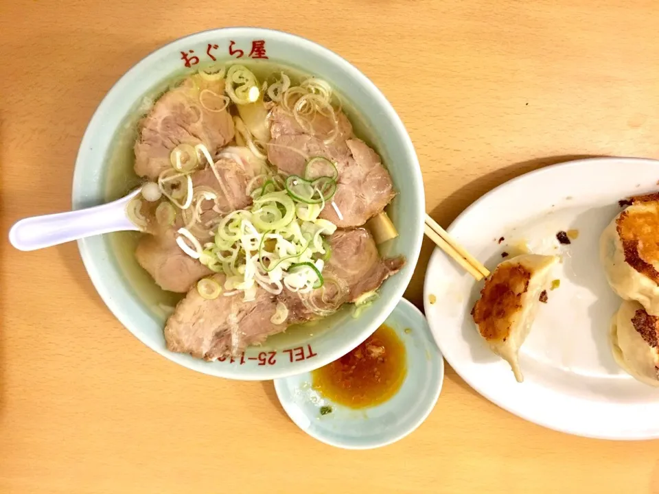 A popular ramen noodles shop in Sano, Tochigi.|gonbenさん