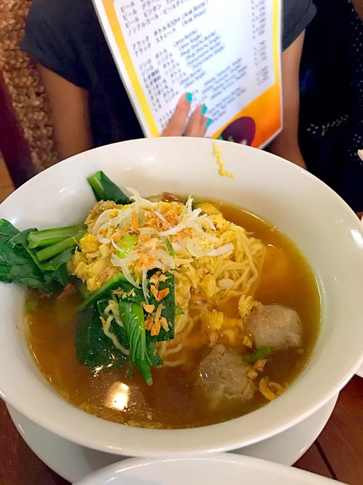 平塚 インドネシア料理店🇮🇩
チンタ ジャワ カフェ
バソ (インドネシアラーメン)|シュトママさん