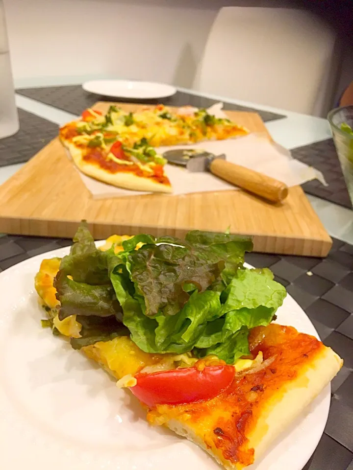 GWの暴飲暴食の胃を休める
野菜を食べるpizza|okazuさん