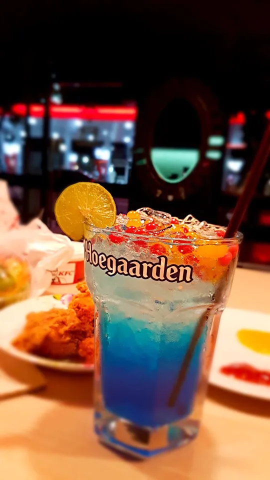 Snapdishの料理写真:curaçao &soda|Thanakritさん