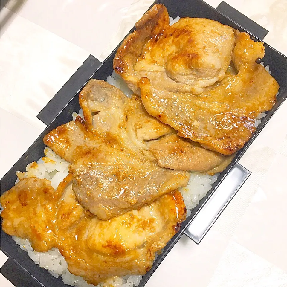 男子高校生弁当♡

生姜焼き(๑°ں°๑)･*♡|めろままさん