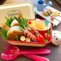 Snapdishの料理写真:焼きおにぎりのお弁当！空っぽにな〜れ♡