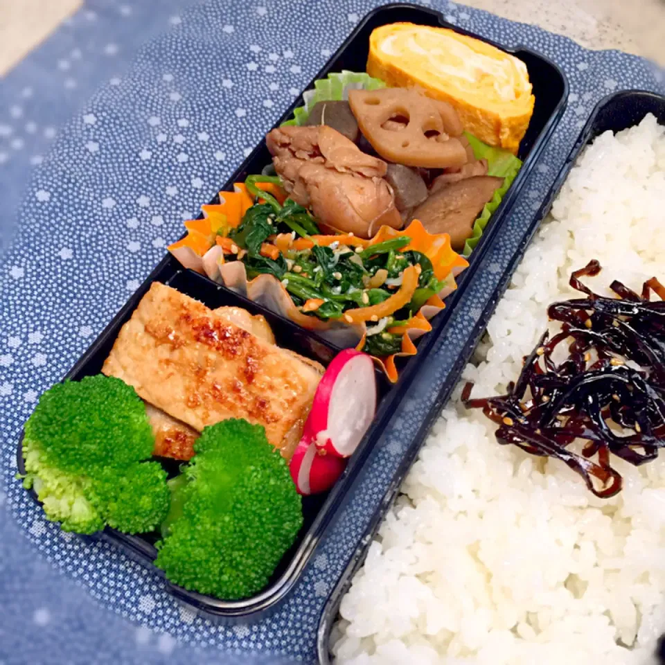 今日のお弁当♡豚の味噌焼き＊鷄れんこん＊ほうれん草胡麻和え＊玉子焼き＊ブロッコリー|♡I u♡さん