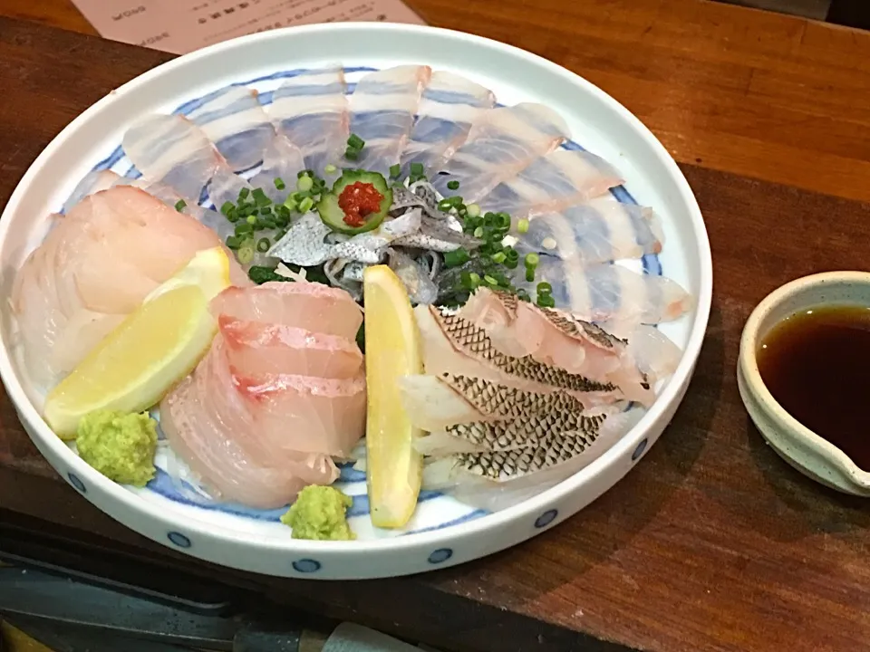 釣魚持ち込み調理

        お造り
ツチホゼリ薄造り
 クチナジ湯引き
        ムルー
   ツチホゼリ
     皮湯引き
      ポン酢
   おこりんぼ|ちゅら夏さん