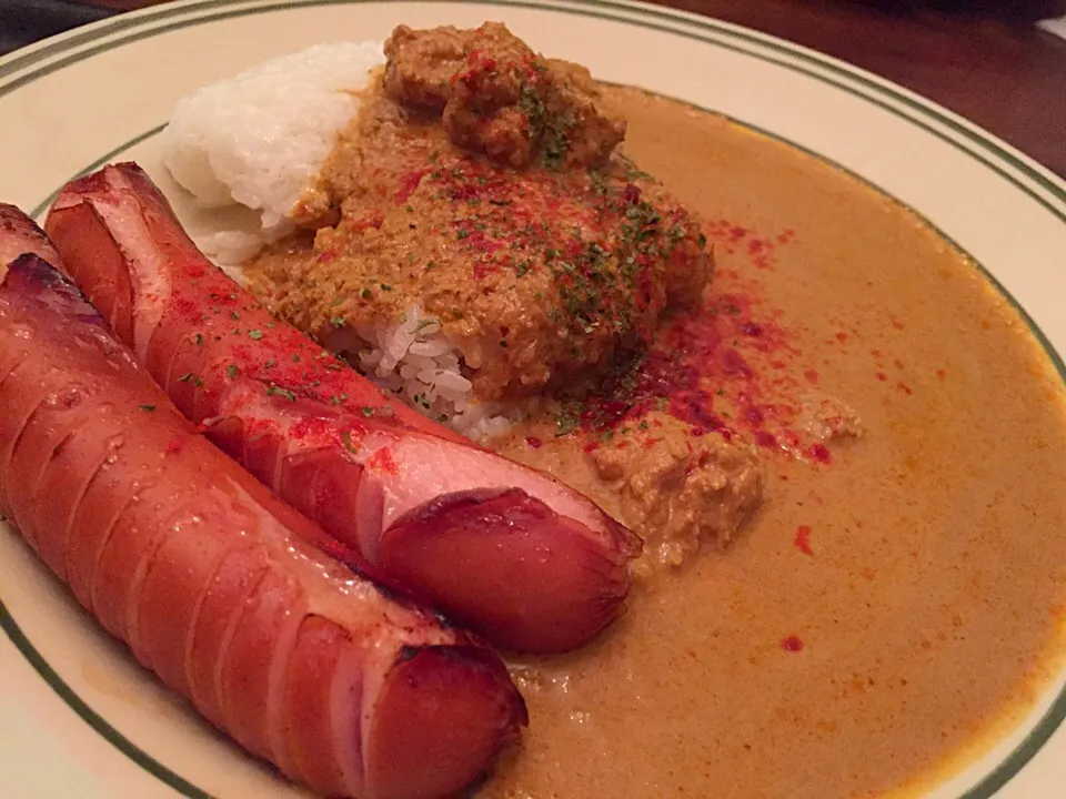 無印のチキンカレー
ソーセージ|ラーメンの小池さん