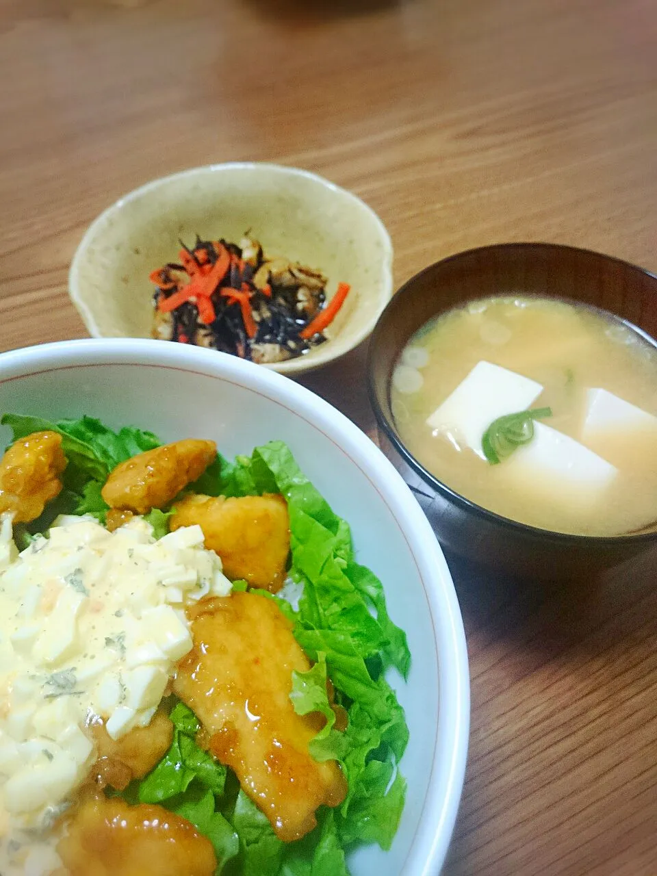 ・チキン南蛮丼
・ひじきの煮物
・豆腐の味噌汁|ようかんさん