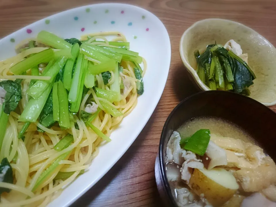 Snapdishの料理写真:・小松菜と豚肉の和風スパゲティ
・小松菜と薄揚げの炊きもの
・変わり種豚汁|ようかんさん