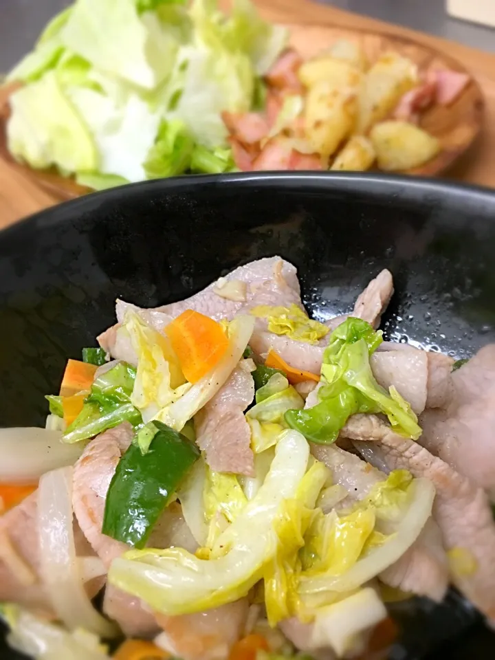 豚トロとあまり物野菜のレモン塩炒め|maccoさん