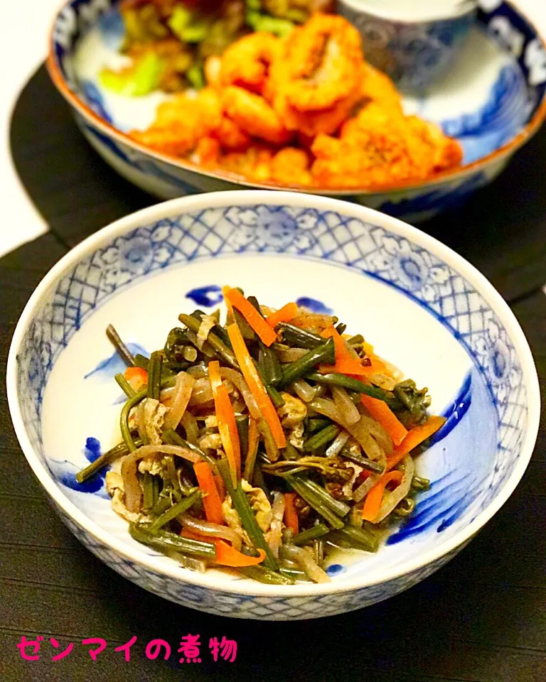 薇と人参 油揚げ、糸こんにゃくの煮物|maromaronyankoさん