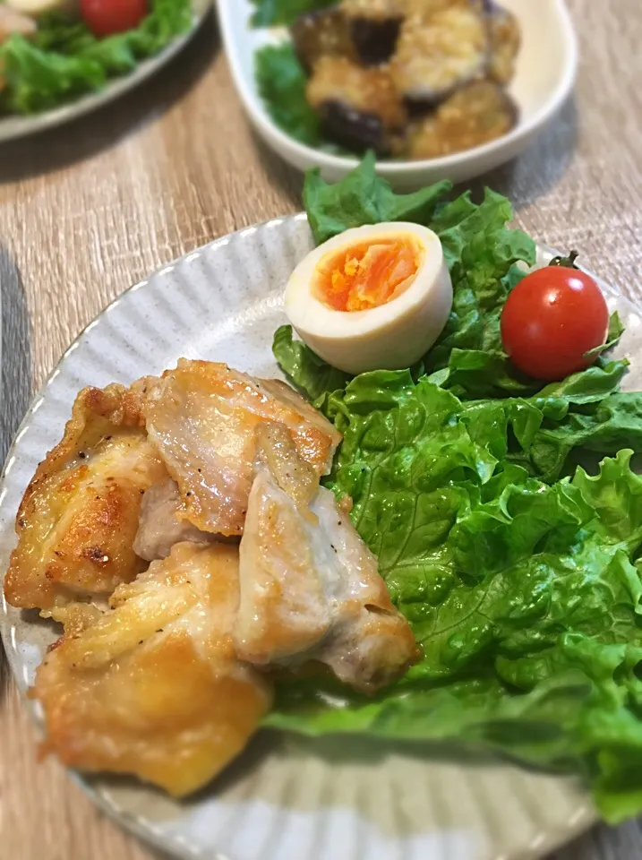 Snapdishの料理写真:鳥モモカリカリ焼き|nibunnoichi-yoyoさん