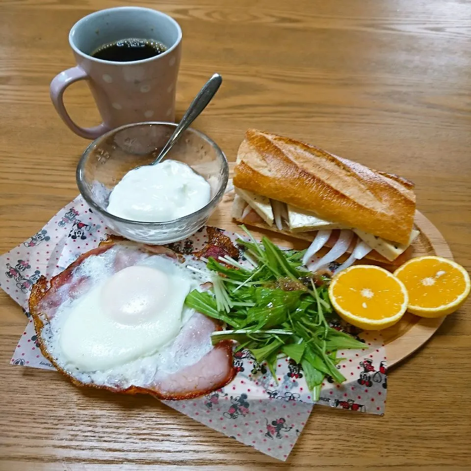 Snapdishの料理写真:『フランス屋ベーカリーのフランスパンでカスクート 湘南ゴールド美味しい🎶』|seri-chanさん