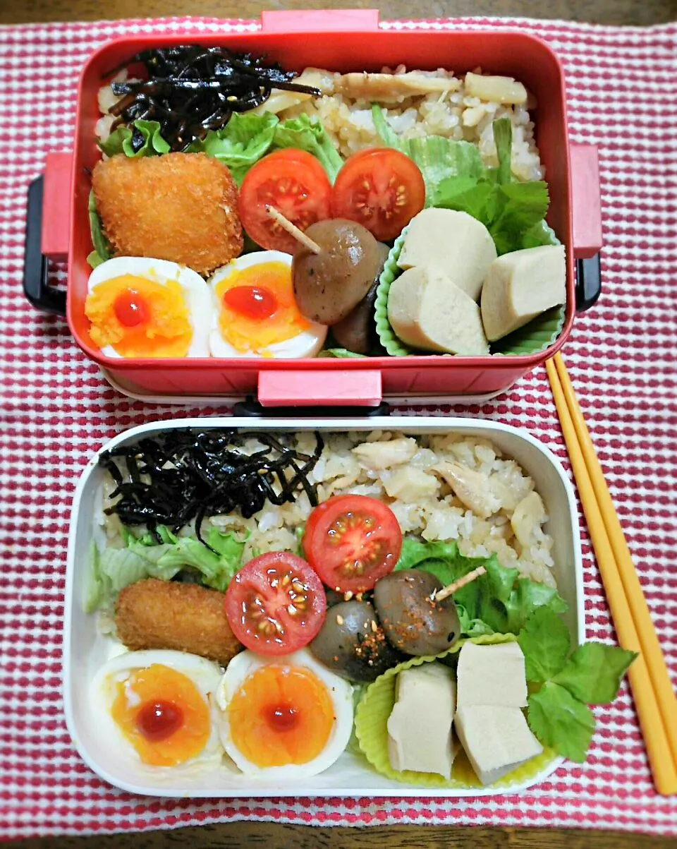 Snapdishの料理写真:娘、私弁当🍱
    鶏とたけのこの炊き込みご飯
味が薄かった～😱|miimiさん