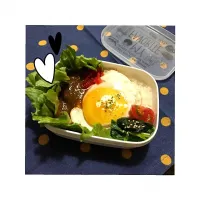 Snapdishの料理写真:目玉カレーお弁当|まゆさん